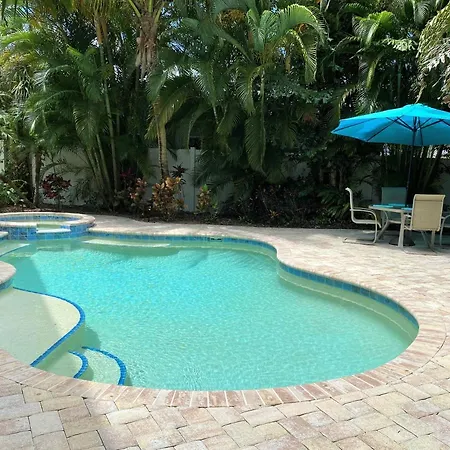 Kicback Cabana By Beach Retreats